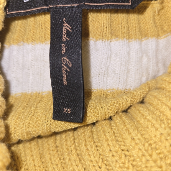 Yellow and White Striped Turtleneck Sweater - Picture 4 of 5